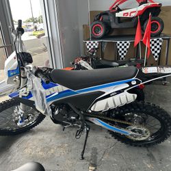 RFZ 250CC Dirt Bike Brand New! Finance For $150 Down Payment!!