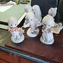 16ea Precious Moments Figurines 