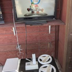 Nintendo Wii With Mario Kart 2x Controllers HDMI Adapter