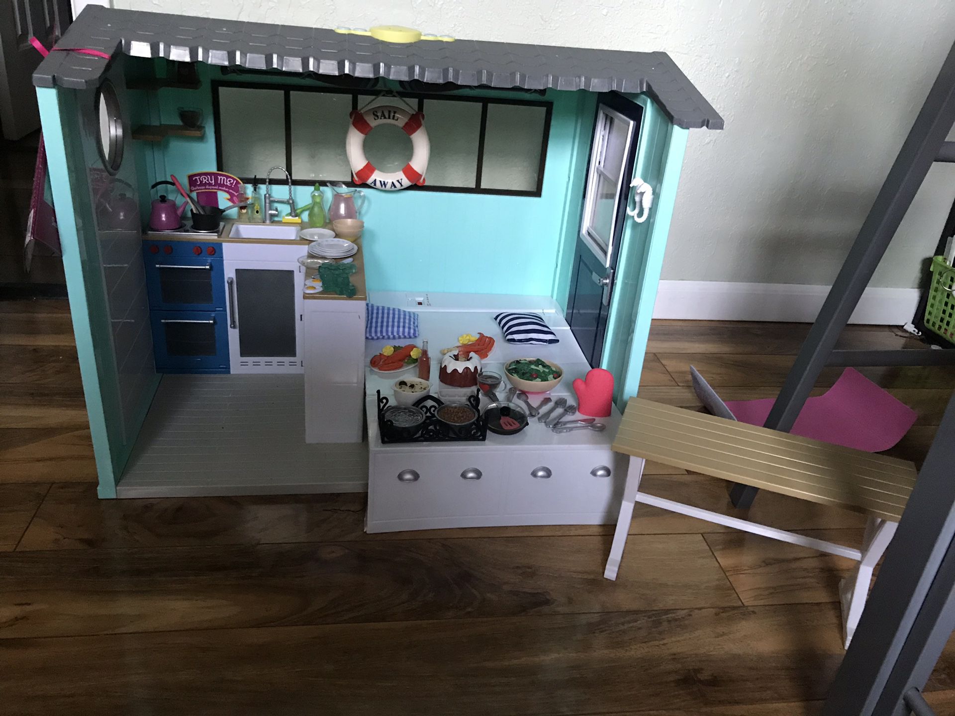 American girl doll beach house(our generation)