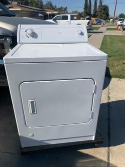 Dryer  Whirlpool  (gas- clean - works great)