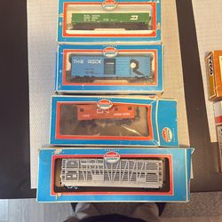 Vintage Model power Train Box Cars