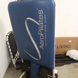 AeroPilates   - less stress more heart ❤️