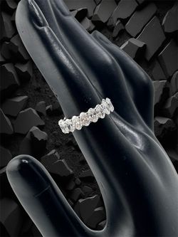 Oval Shape Diamond eternity band in yellow gold