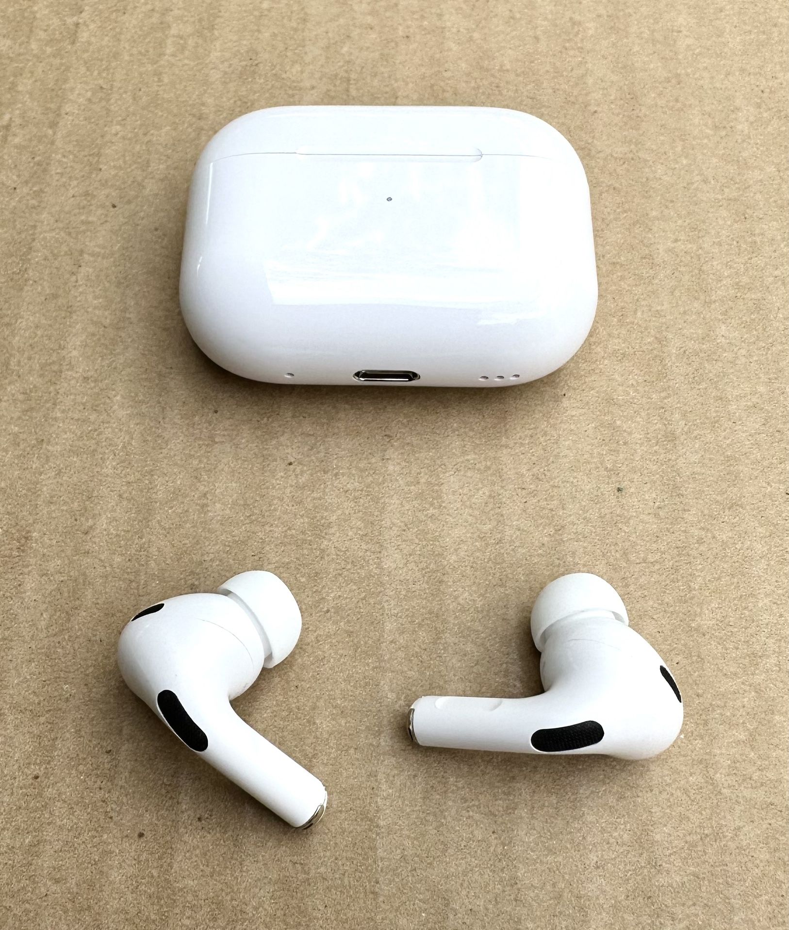 NEW In Box Apple AirPods Pro 2nd Generation with MagSafe Charging