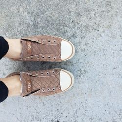 Ladies sz. 7.5 UGGs brown