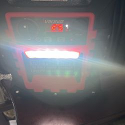 VIKING 12 VOLT JUMPSTARTER & 250 PSI AIR COMPRESSOR