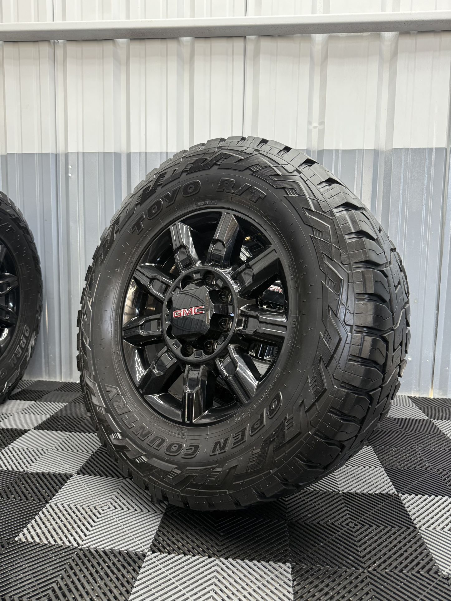 Gmc Sierra AT4 2500 Wheels On Toyo 37