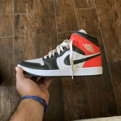 WMNS AIR JORDAN 1 MID SE 11.5