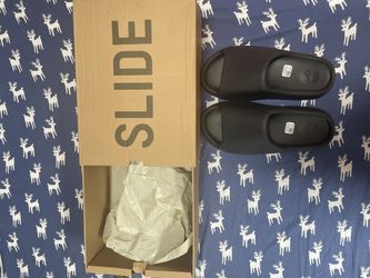 Yeezy Slide Onyx Size 11