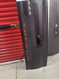 Toyota Tacoma New Tail Gate 3rd generation