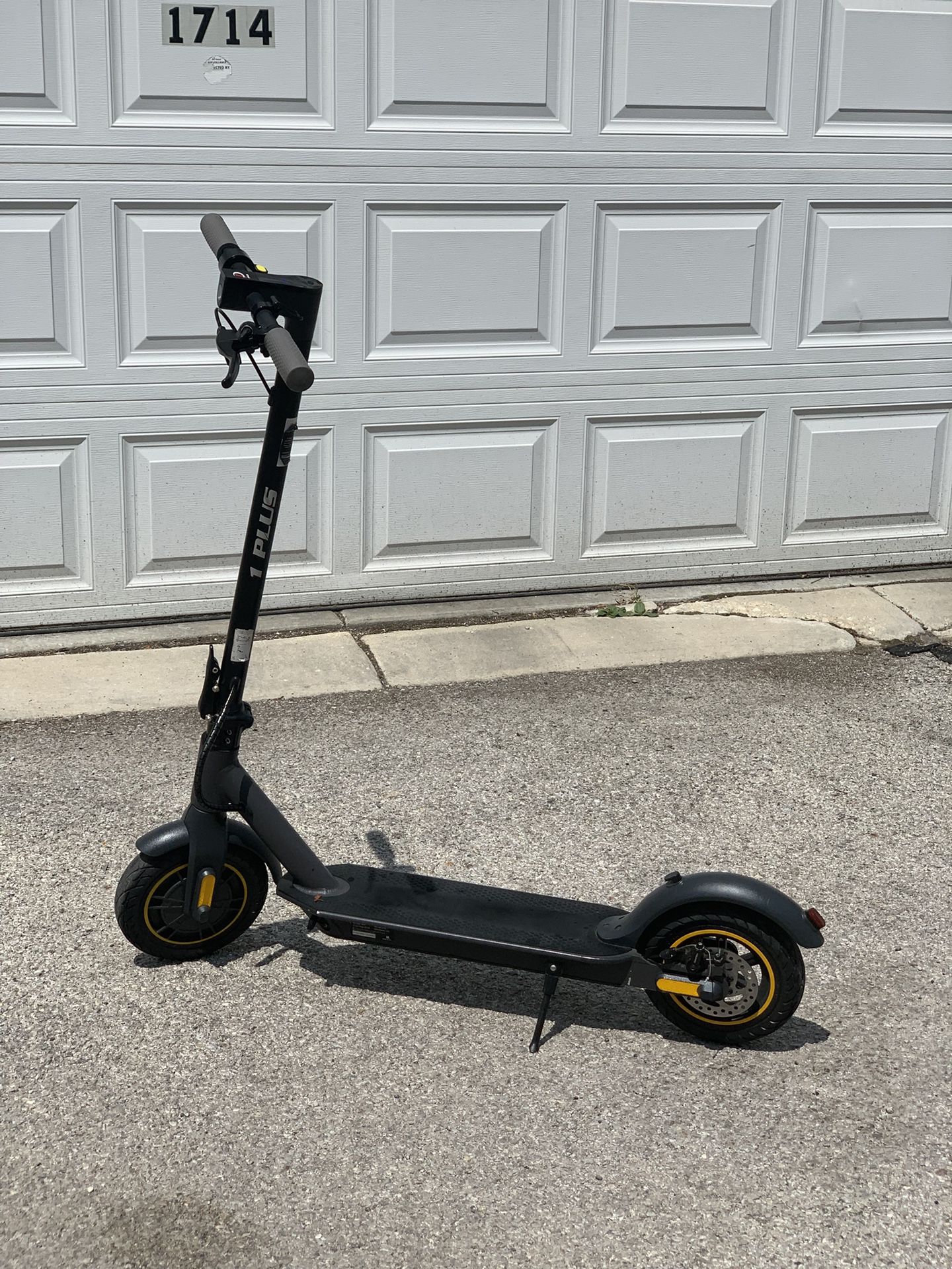 1Plus S10 E-Scooter