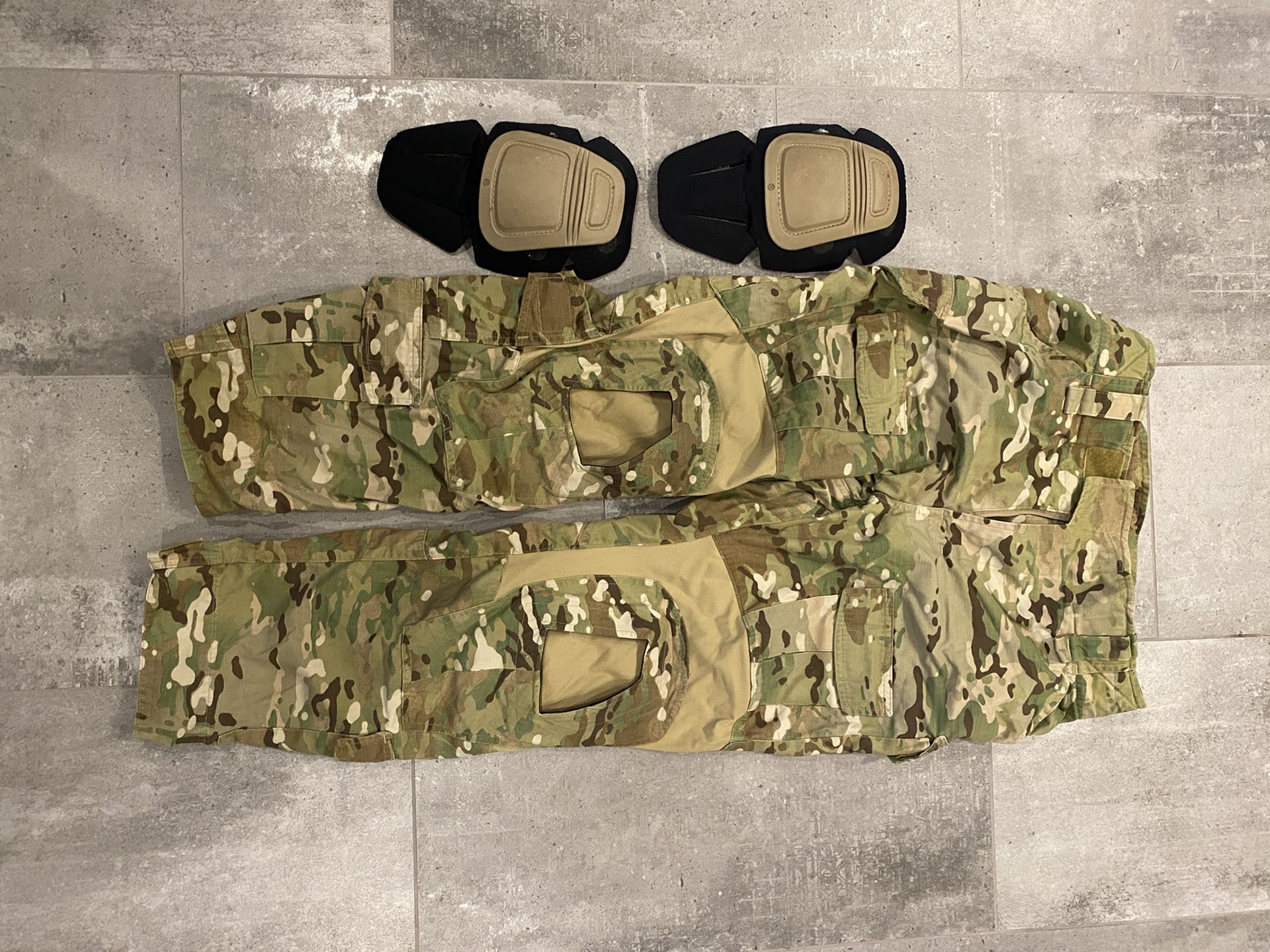 Used 32 S Crye Precision Combat Pants