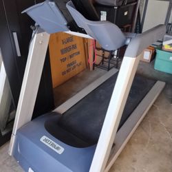 Precor Treadmill High End Gym Quality Treadmill. New Was 2200 Priced For Fast Sale $200