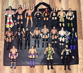 WWE ACTION FIGURE LOT