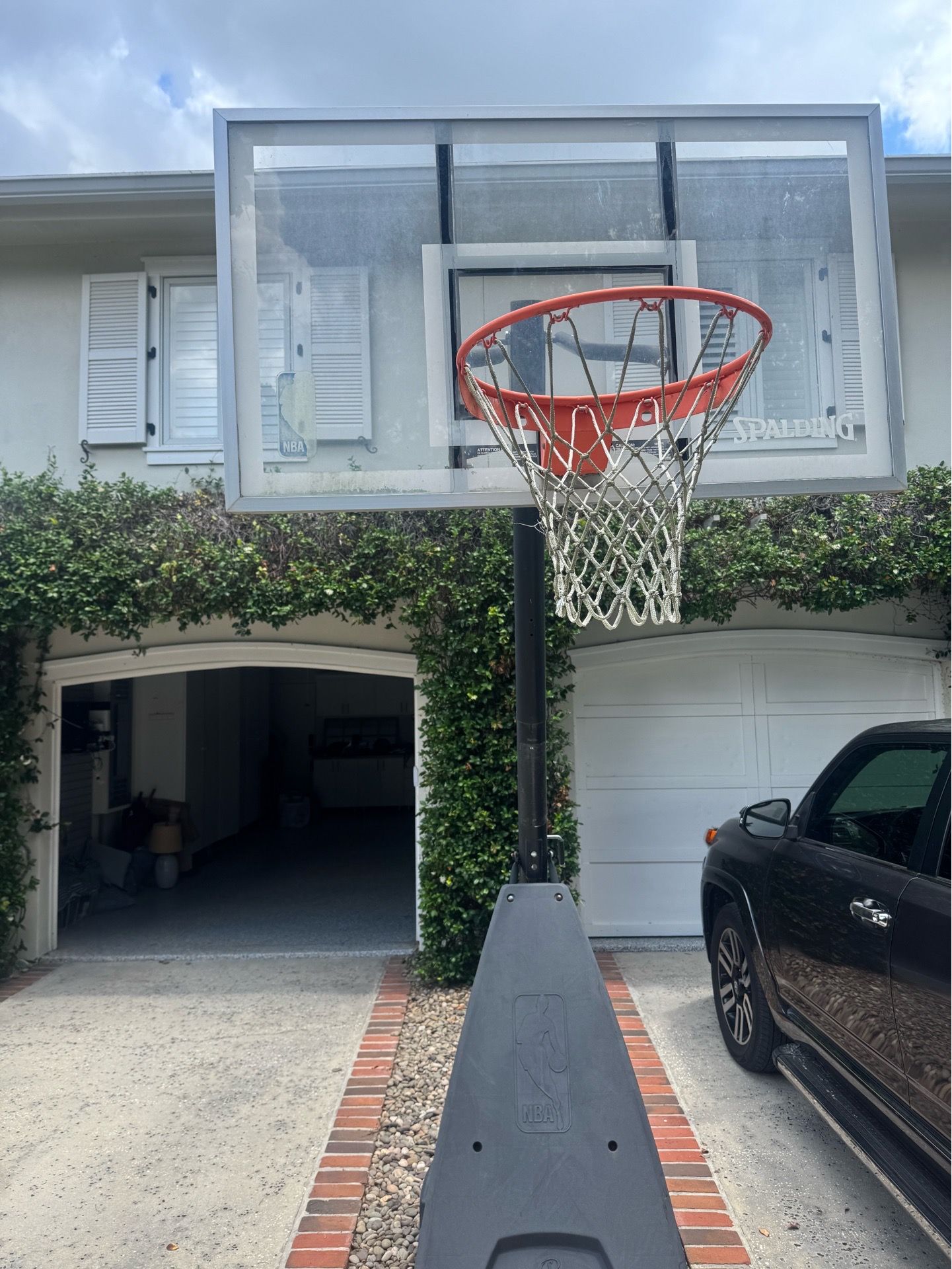 Spalding outdoor NBA basketball hoop