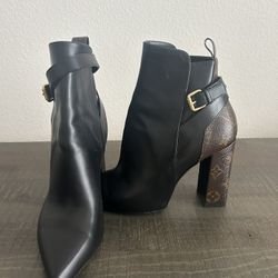Louis Vuitton Matchmake Calfskin Monogram Ankle Booties Size 8.5/9