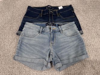 *Lot of 2 Women's Hollister Brand Low-Rise Midi Shorts, 3*