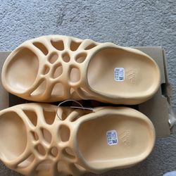 Yeezy 450 Slides 