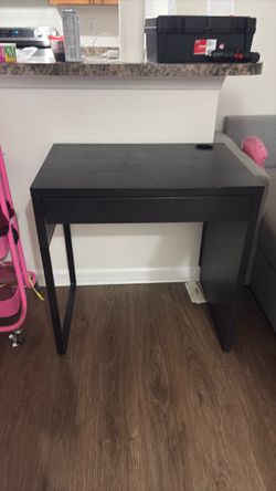 FREE TABLE