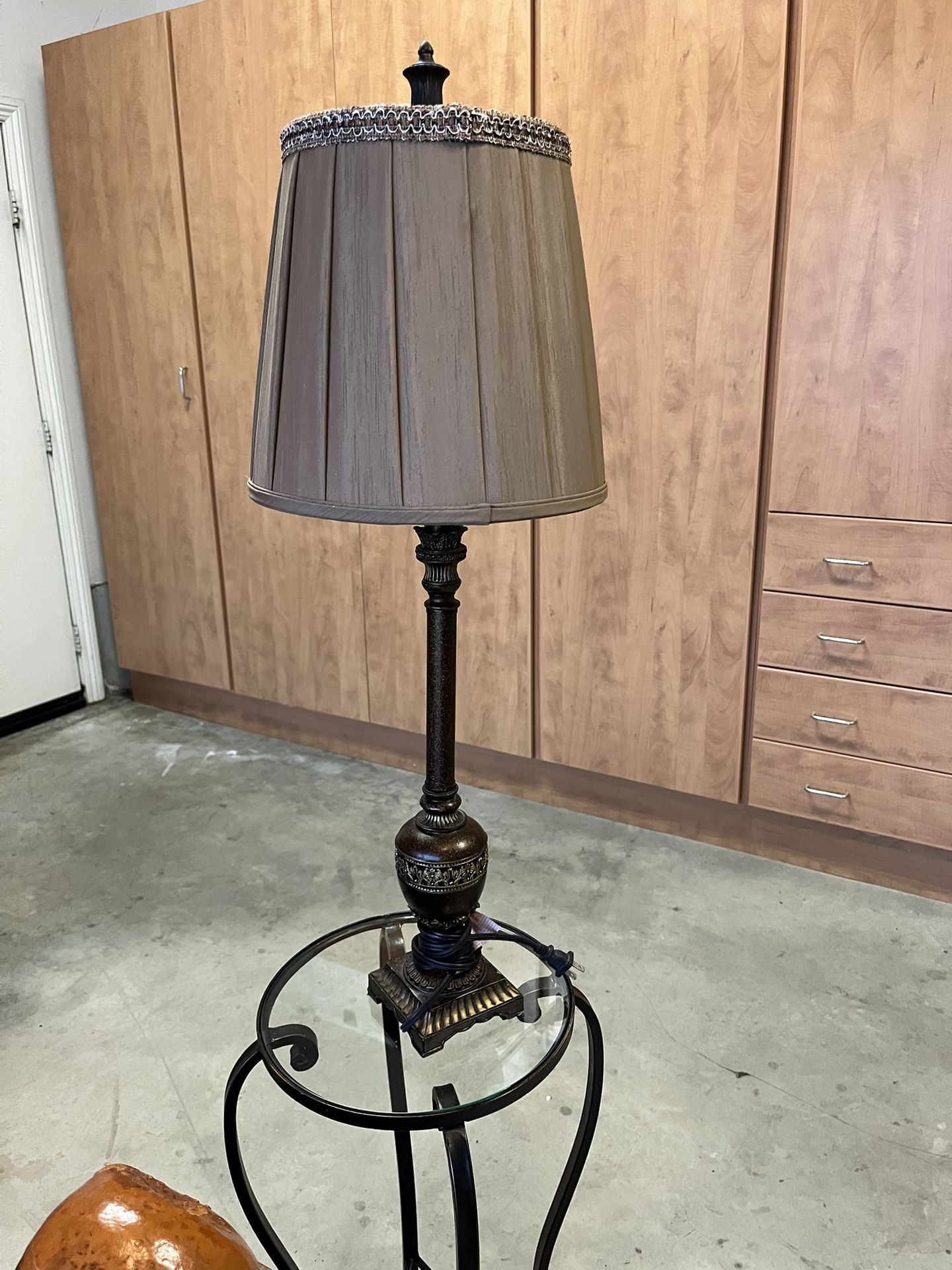 Old world, table lamp