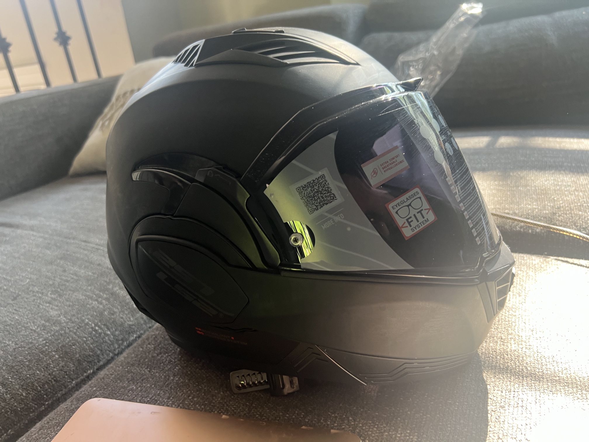 Motorcycle Helmet Size Small Brand: LSR 900 Valiant 2