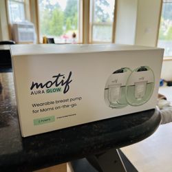 NEW Motif Aura Glow Wearable Breast Pump