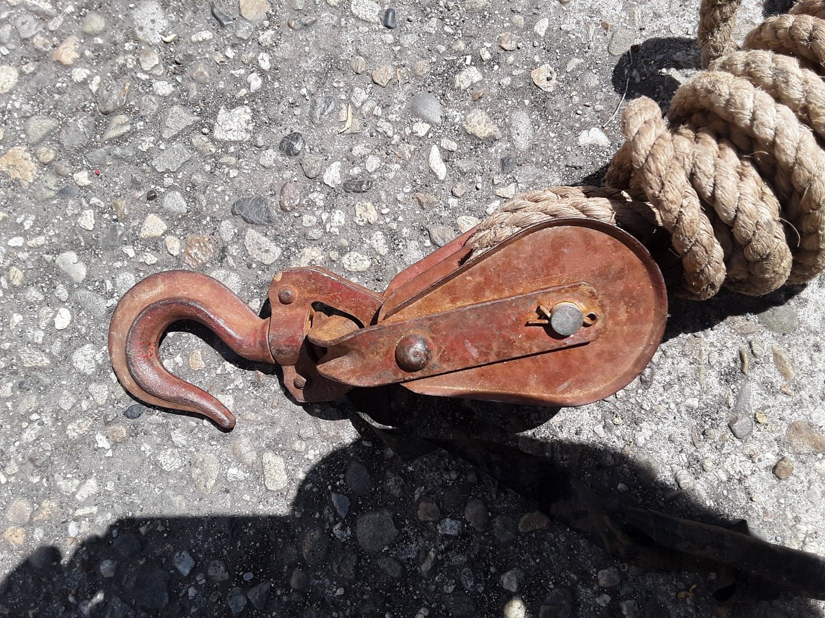 Starlite vintage block and tackle