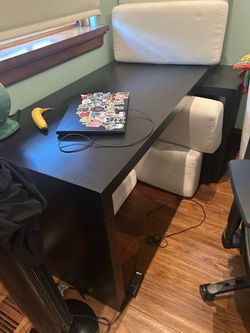 Computer desk