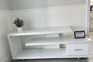 Modern White TV Stand ****Unique Design***