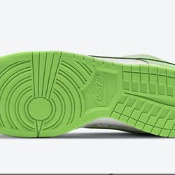 Nike SB Dunk Low Supreme Stars Mean Green (2021) 