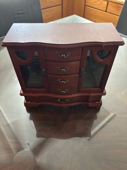 Small jewelry box