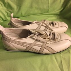Sports Shoes