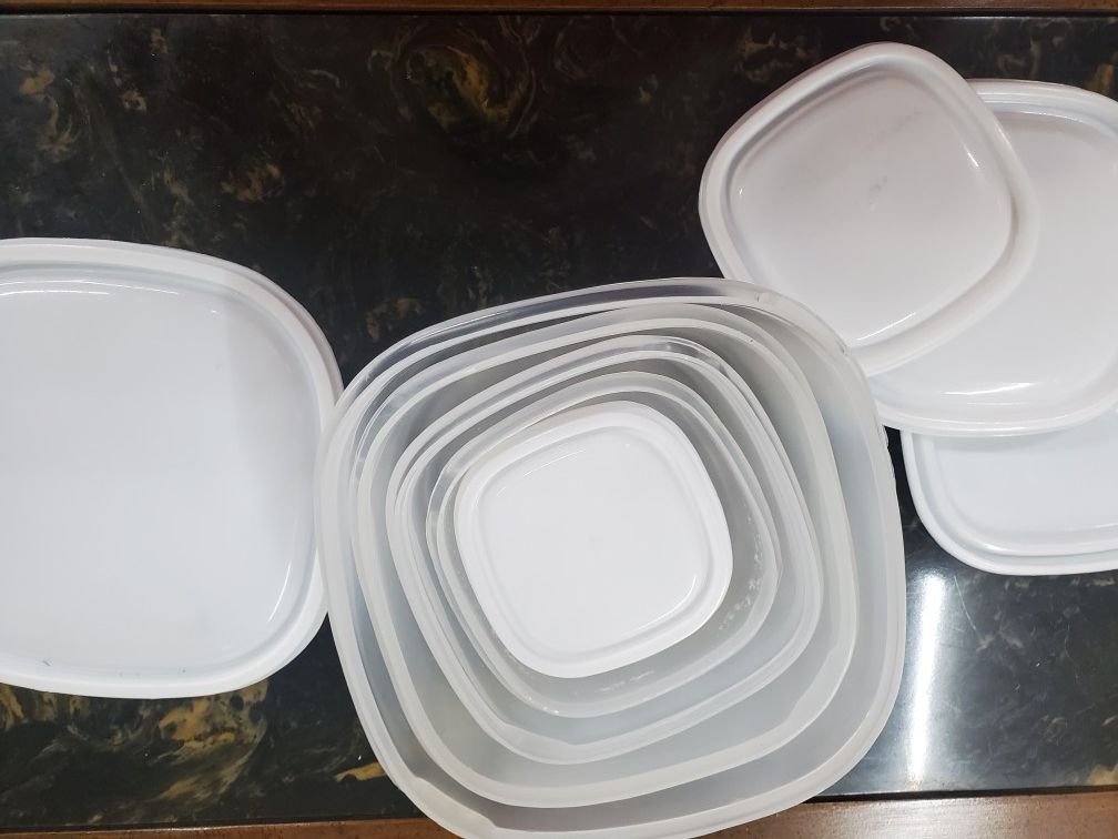 Food Storage Containers: 23 piece plus lids