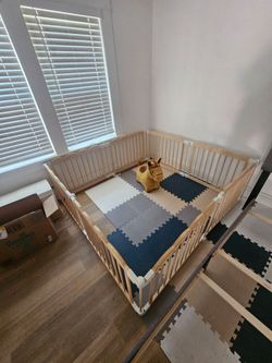 Large 8-Panel Wooden Baby Playpen / Safety Gate – Great Condition