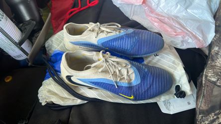 Nike Phantom Blue 8.5 Men’s 10 Women’s