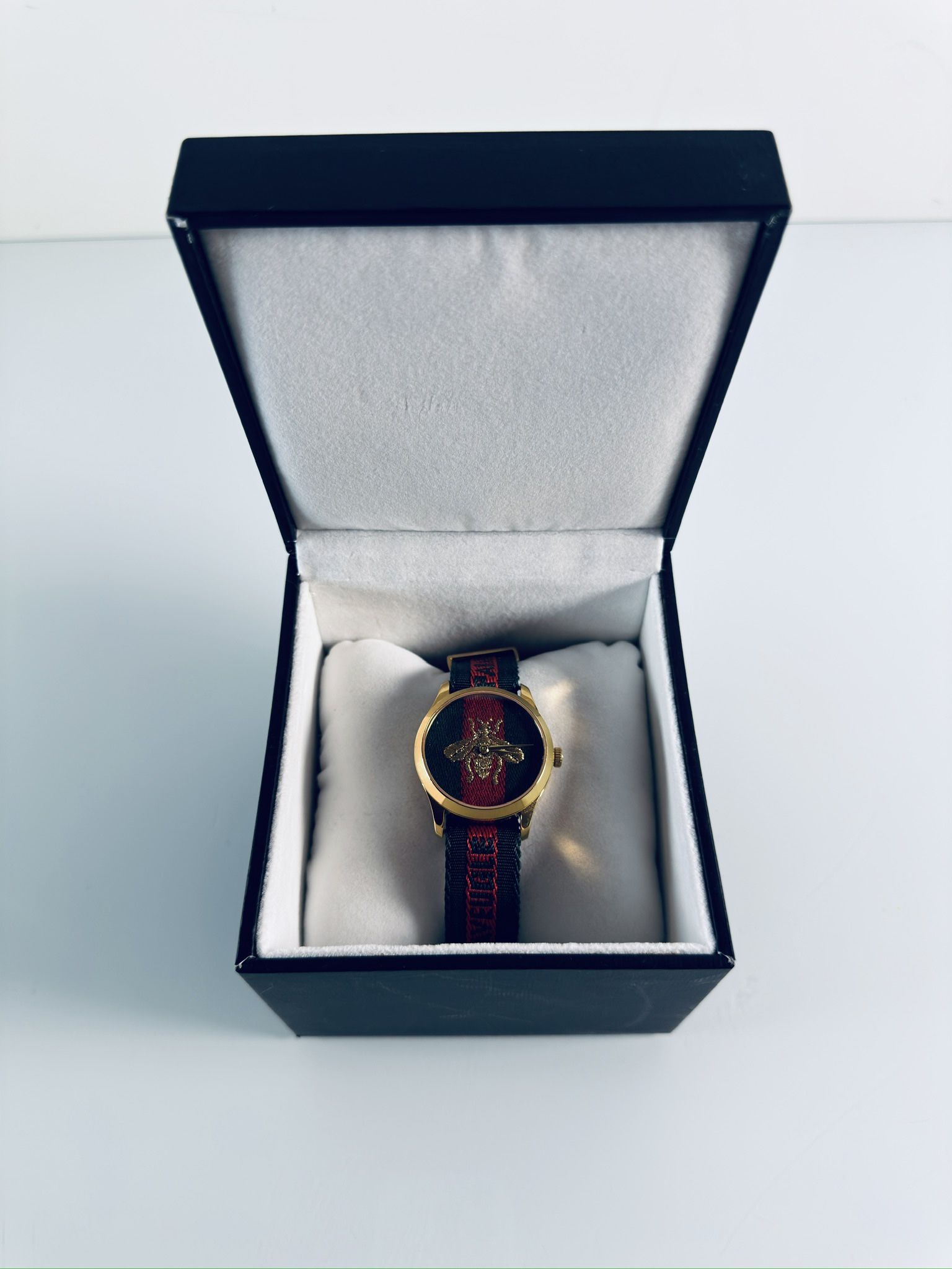 GUCCI G-Timeless YA126487A Bee Embroidery Quartz Unisex O#140540