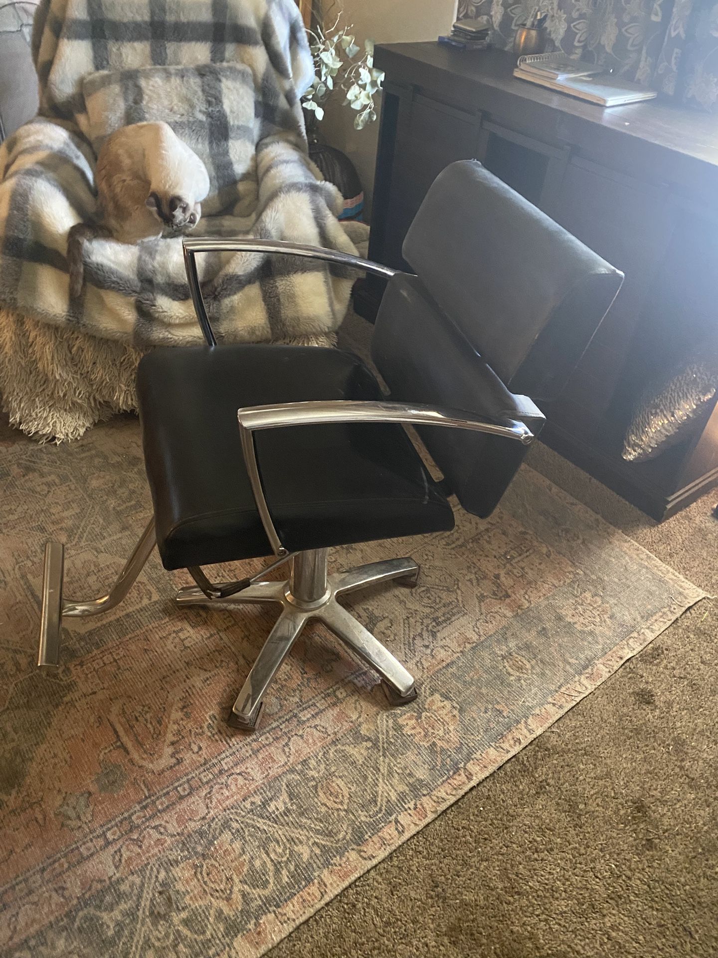 LEATHER BARBER CHAIR RARE RETRO