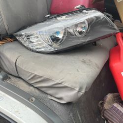2009-2011 BMW 3 Series Passenger Headlight 