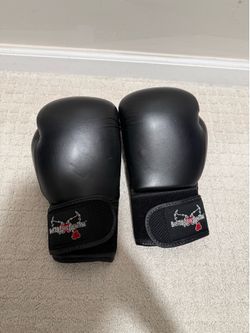Boxing gloves