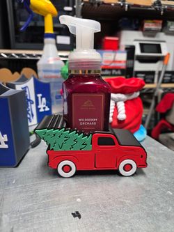 Bath & Body Works Wildberry Orchard Foaming Hand Soap  Truck Holder