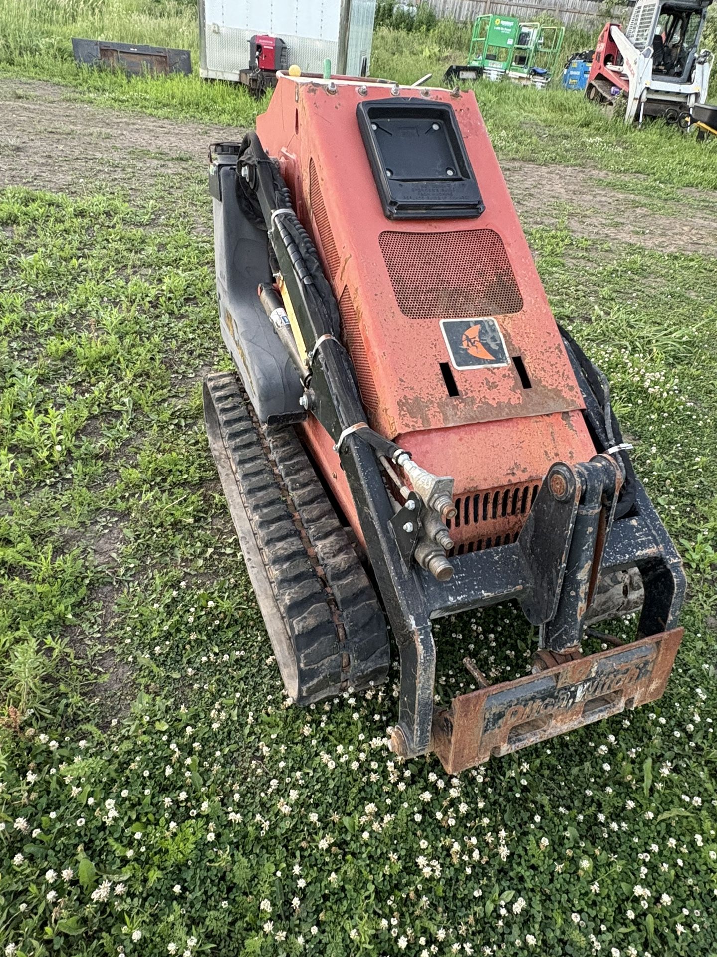 Ditch With Sk 650