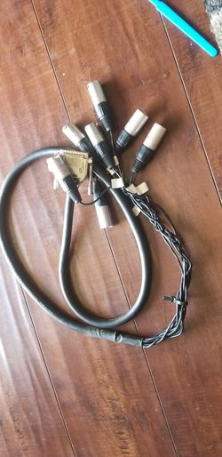 Mogami DB25 to Male XLR cable. Lifetime Warranty