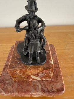 Dental statue