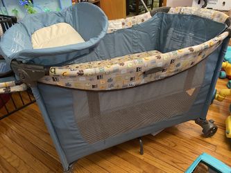 Safety First Play and Stay Playyard 