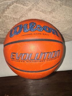 Wilson Evolution size 7