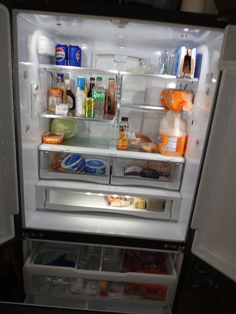 Stove And Refrigerator Both are GE