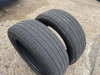 I got Used 2 matching Falken Azenis FK453CC 235/55R19 , 50$ each