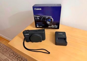 Canon PowerShot SX740 HS Digital Camera