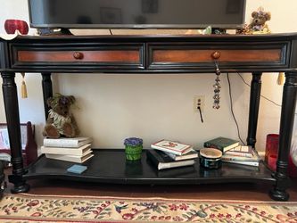 Sideboard table with drawers